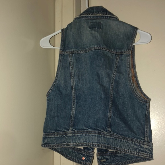 Sleeveless jean jacket - Picture 2 of 2